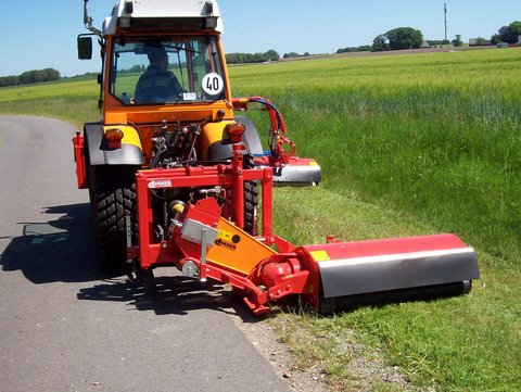 Schlegelmäher USM 13 am Fendt mähr Bankette