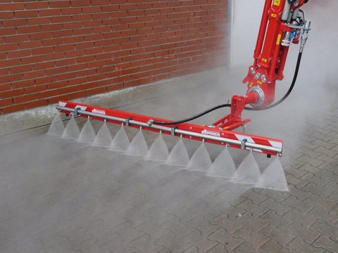 HDB 20 reinigt Pflasterweg