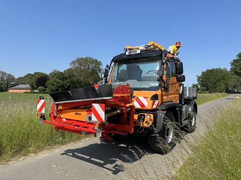 SMT 15 am Unimog in Transportstellung